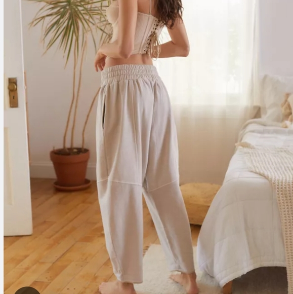 UO barrel sweat pants - Picture 1 of 4